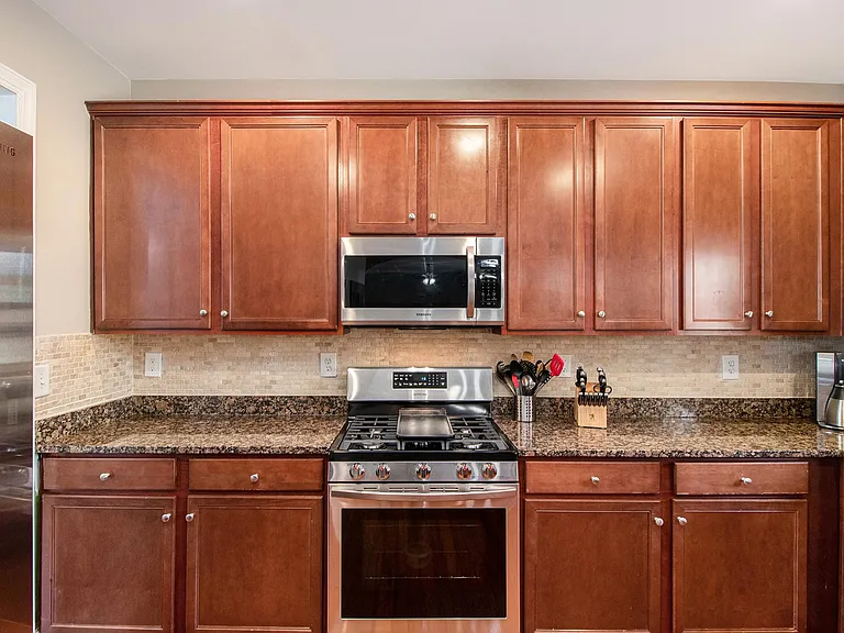 125 Stoney Creek Pkwy — Photo 16