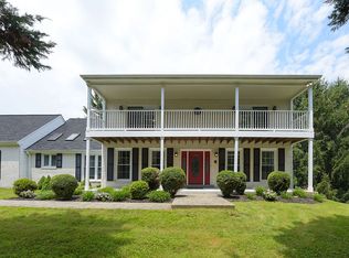 8524 Paddockview Dr, Gaithersburg, MD 20882