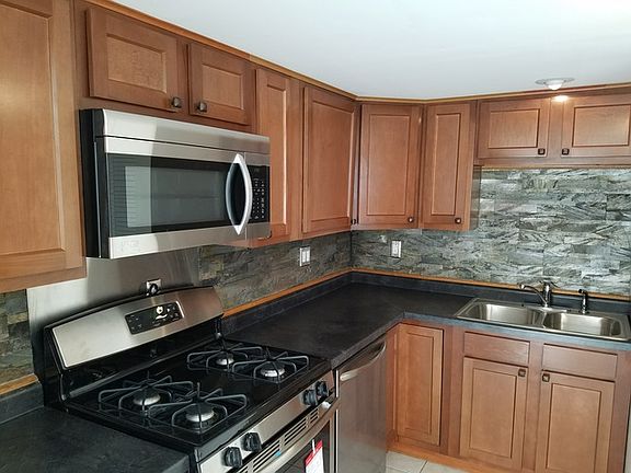 2nd image of 11U Fernwood Dr