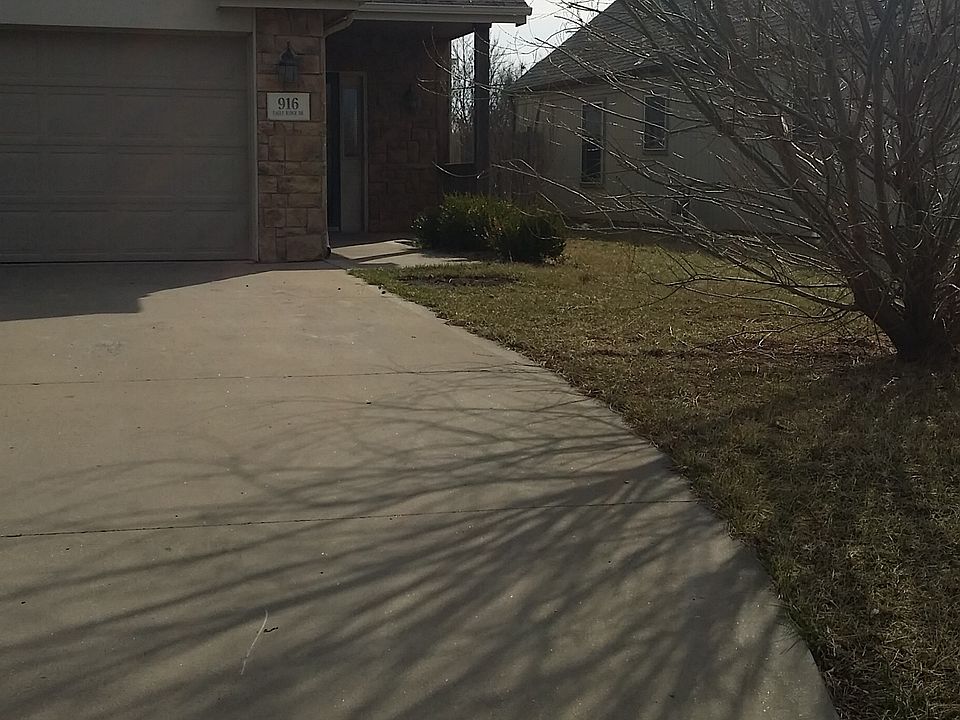 1st image of 916 Eagle Ridge Dr