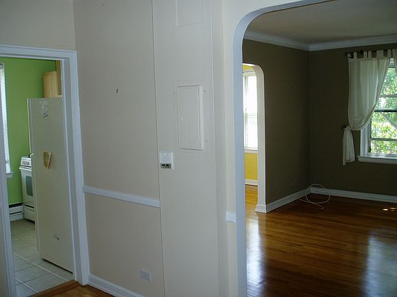 4th image of 128 Woodside Grn APT 3B