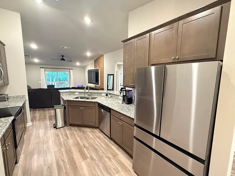7005 Liberty St — Photo 9