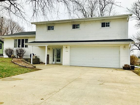 3rd image of 1512 Cantebury Cir