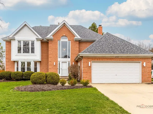 2955 Roslyn Ln E, Buffalo Grove, IL 60089