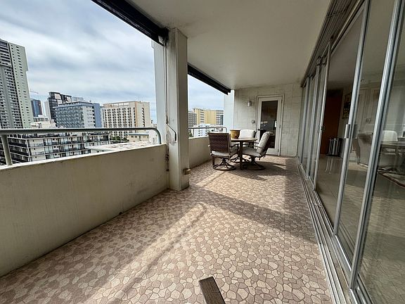 5th image of 430 Kaiolu St APT 1101