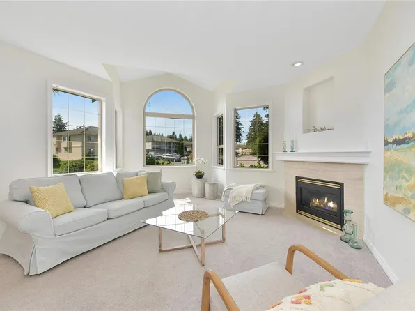 6243 Tayler Ct, Central Saanich, BC V8Z 7K6