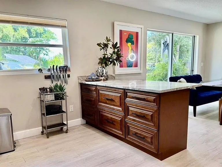 1815 Barker Dr — Photo 13