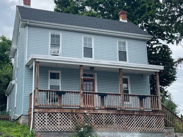 223 N Potomac St, Waynesboro, PA 17268