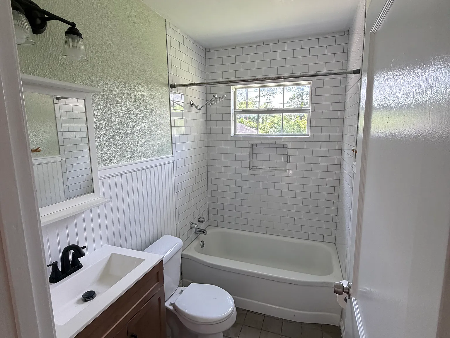 2932 Moss St — Photo 4