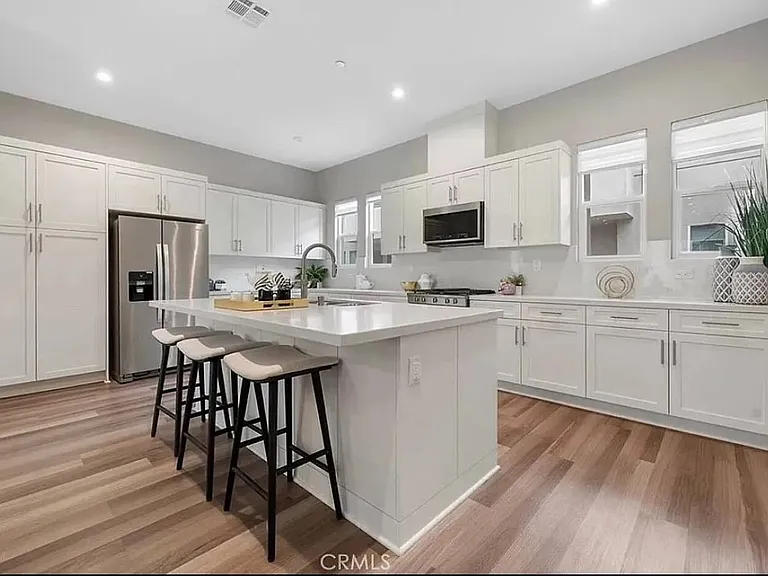 1311 W Cara Dr — Photo 15