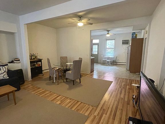 Open Layout of Living Room, Dining Area & Kitchen Total Square Footage is 30'x21'