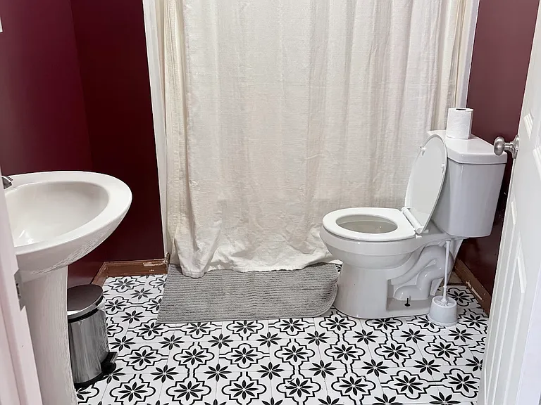 630 Troy St #630 — Photo 7