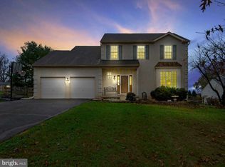 4 Diprinzio Dr, Pottstown, PA 19464