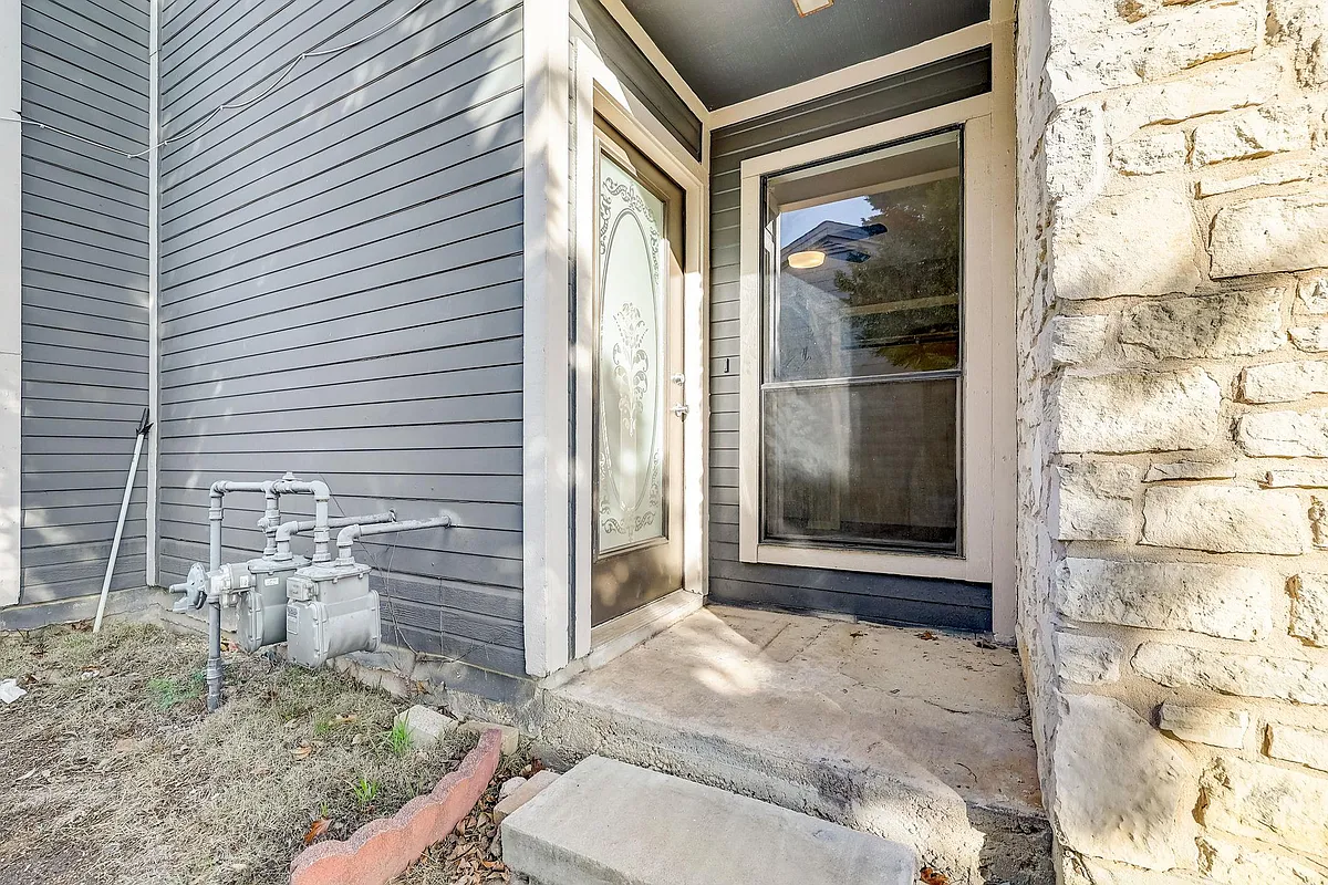Building Photo - 1406 Hyridge Cir