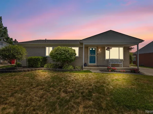 15524 Cambridge Dr, Fraser, MI 48026