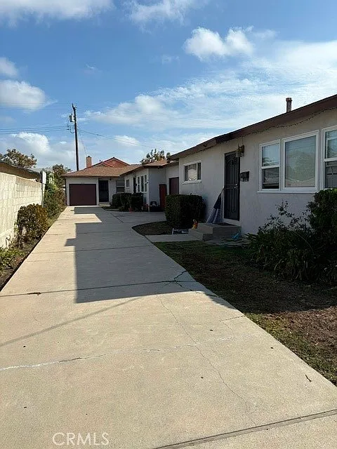 2 bed, 805 sqft, $2,200 — Photo 2
