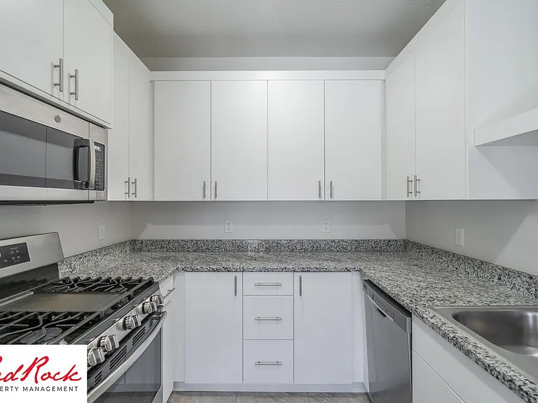 1005 N Tortoise Rock Dr #17 — Photo 3
