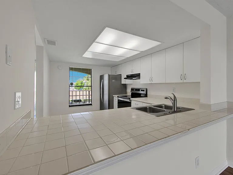 145 Cypress Way E #D-4 — Photo 23