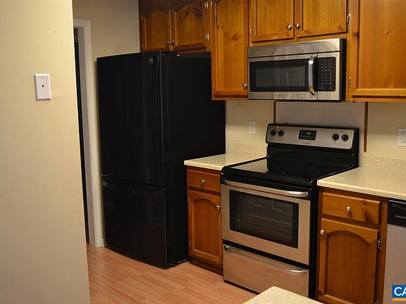 3rd image of 5 Woodlawn Dr