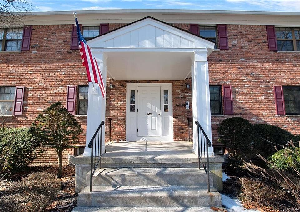 1st image of 440 Somerset Dr APT D
