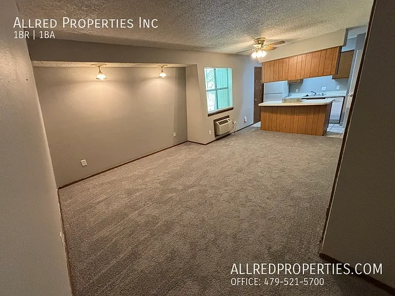 1390 W Wedington Dr #12 — Photo 3
