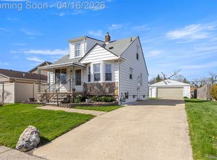 866 Clinton St, Wyandotte, MI 48192