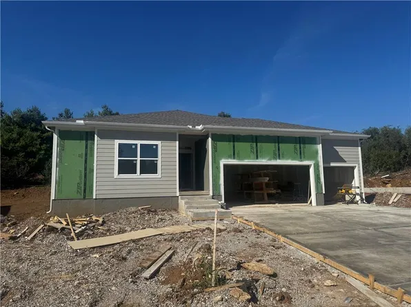 12192 S Emerald St, Olathe, KS 66061