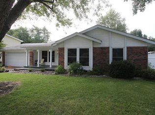 1008 Five Forks Dr, Belleville, IL 62221