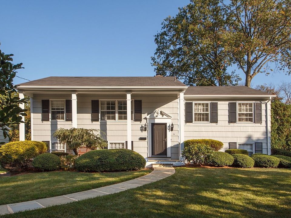 1st image of 10 Birchwood Dr