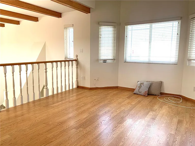 425 S Catalina Ave #4 — Photo 22