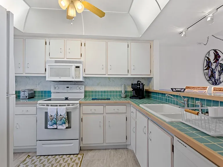 4141 Ocean Dr #402 — Photo 11