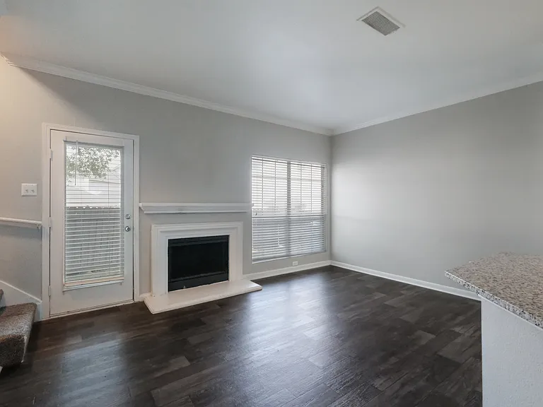 Castle Hills Townhomes — Photo 42