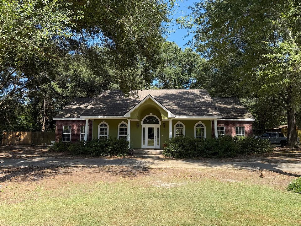 1st image of 200 Dedria Ln