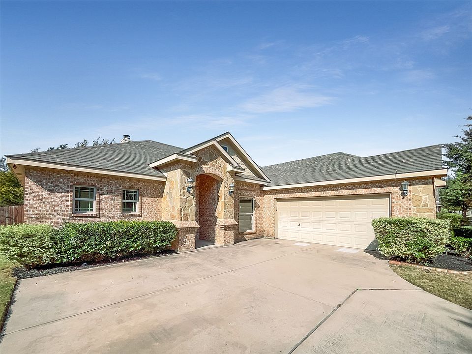 1st image of 125 Hickory Creek Dr