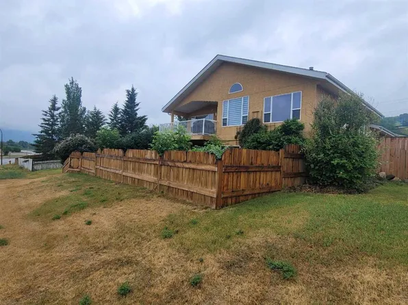 10606 W 90th St, Peace River, AB T8S 1Z4