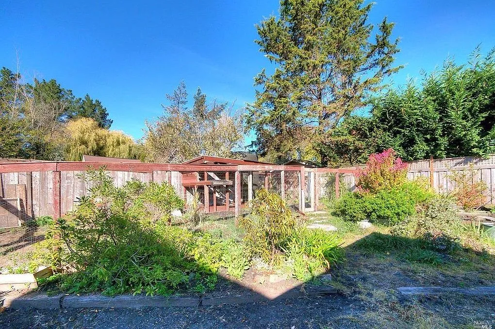 11540 Sutton St — Photo 3