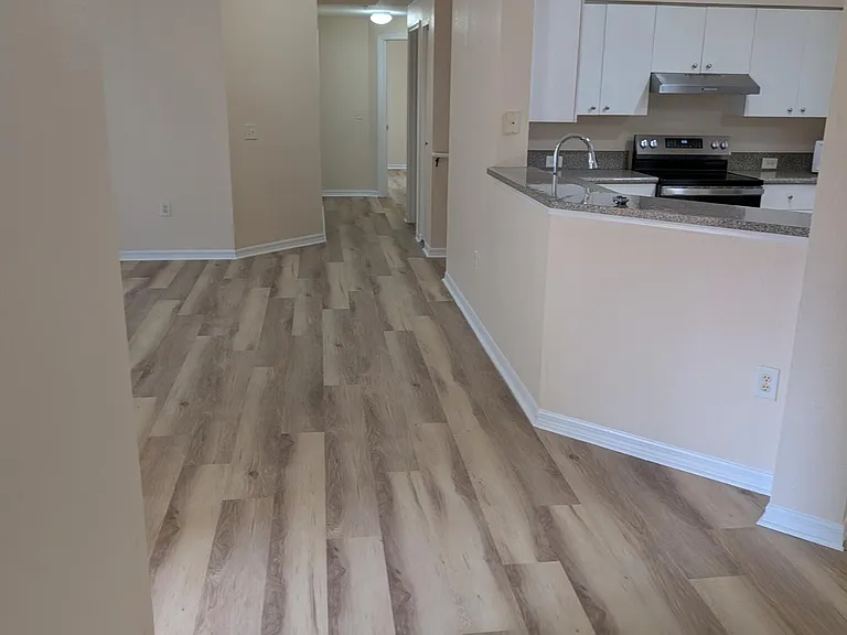 350 Crestwood Cir #201 — Photo 11