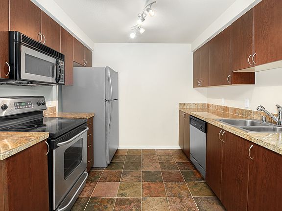 4th image of 215 9th St APT D203