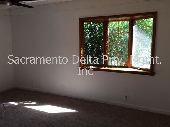 5th image of 2409 Leslie Ln