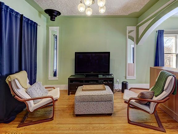 5th image of 425 4th St E
