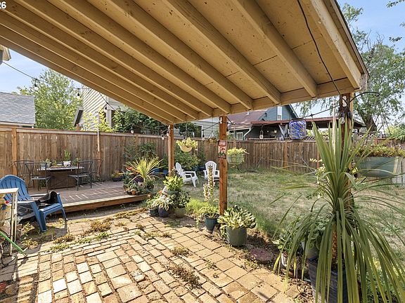 5th image of 10413 SE Ramona St