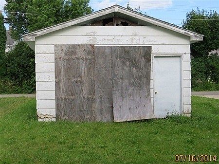 5th image of 133 Stewart Ave S