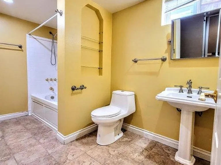 7721 Earl Ave NW — Photo 6