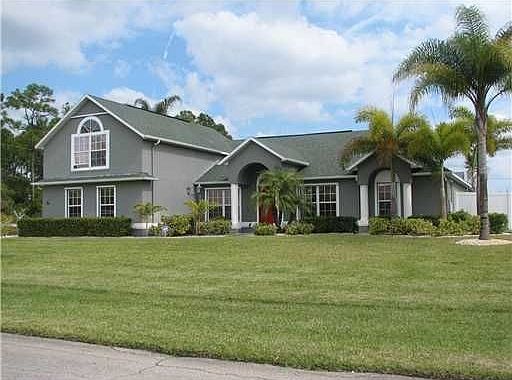 2nd image of 741 SE Essex Dr