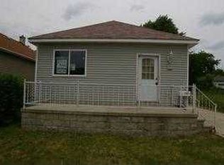 438 Saint Joseph St, Trenton, MI 48183
