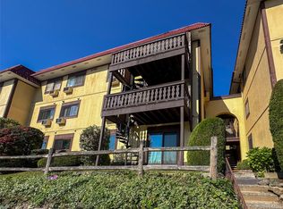 18 Granada Crescent #1, White Plains, NY