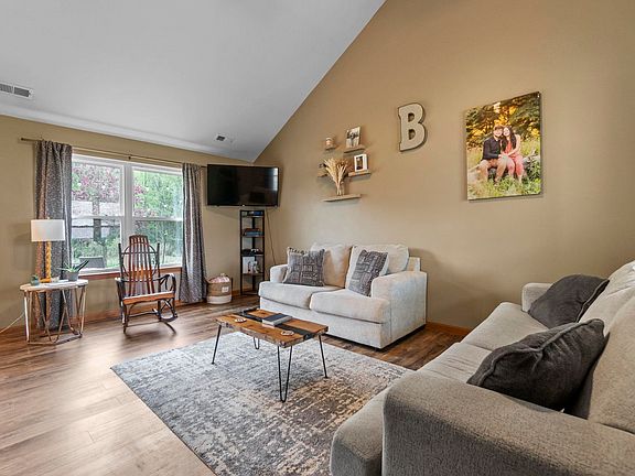 4th image of 502 Freds Ct