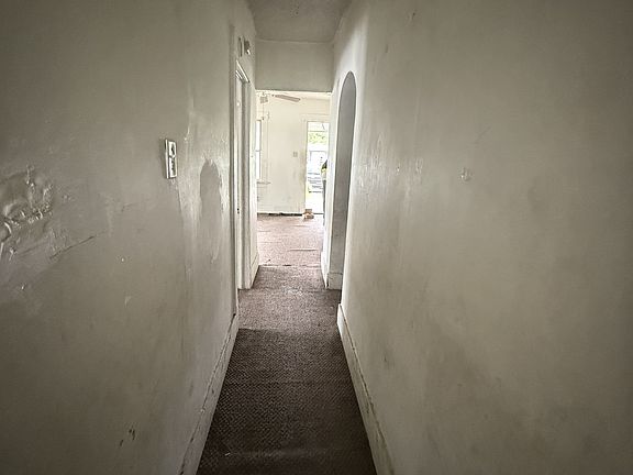 4th image of 1303 E Whitmer St