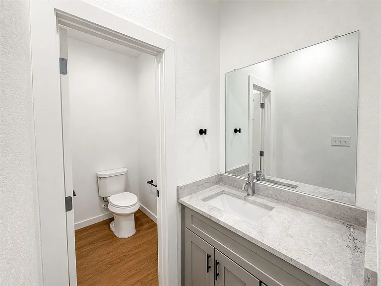 130 Zion Rd — Photo 8