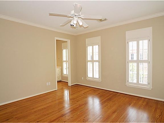 5th image of 57 Briar Hollow Ln APT 2